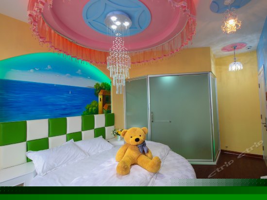 豪华吊篮圆床房