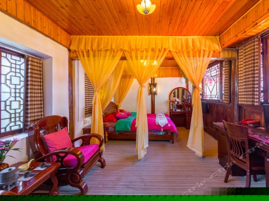 二楼豪华大床房