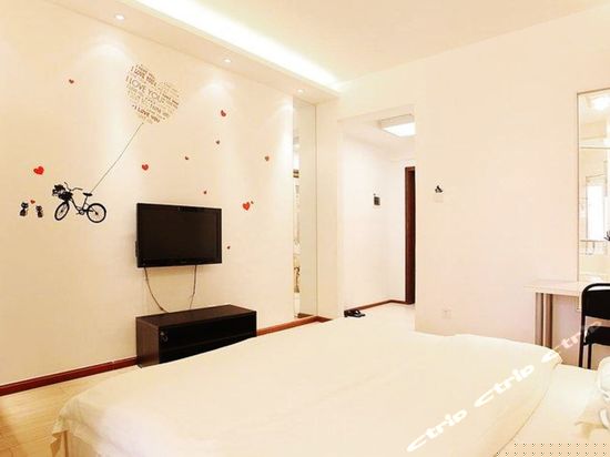 时尚温馨大床房