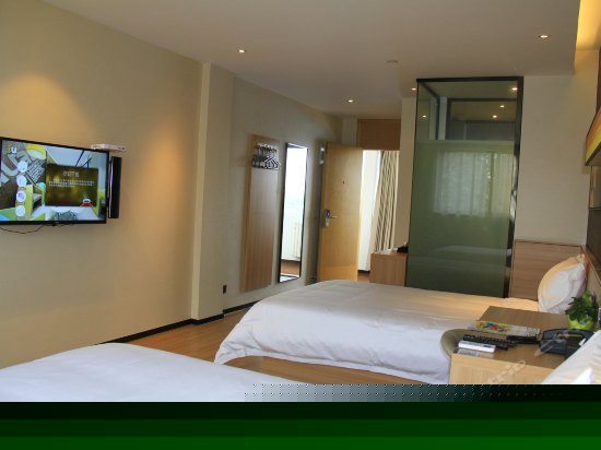 iu Bigger（B格双床间）