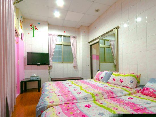 绮丽风情8人房（无窗）