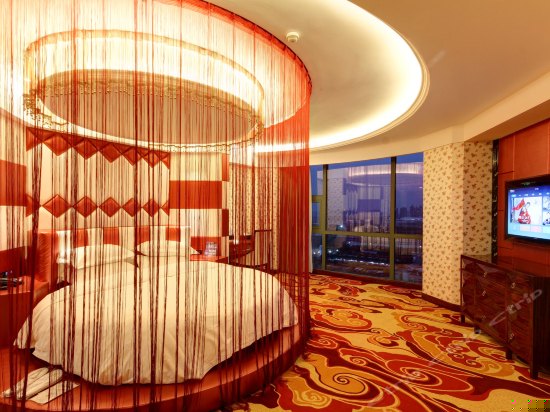 豪华主题圆床房