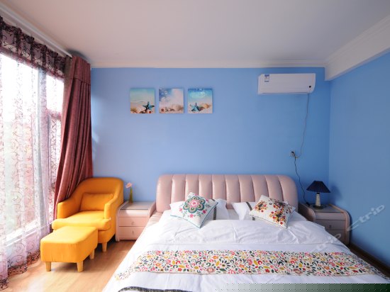 豪华阳光大床房