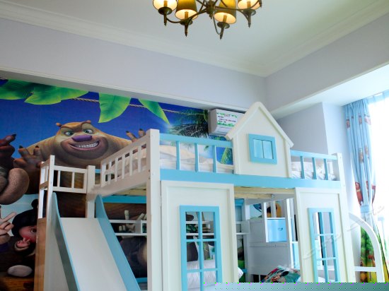 熊大滑梯四床套房