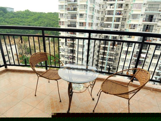 园景阳台大床房