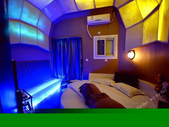 豪华主题大床房