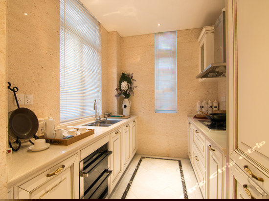 独栋5居室湖景别墅