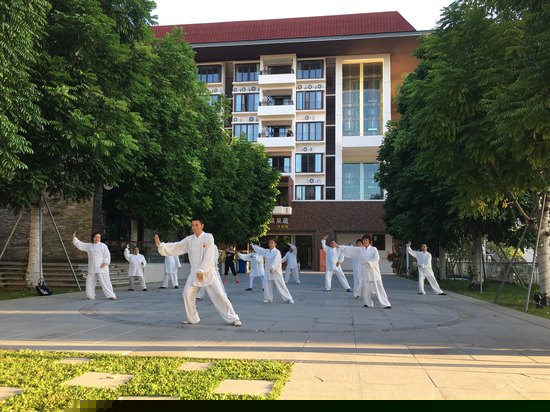 健身娱乐设施
