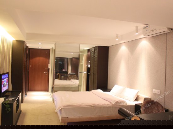 至尊豪华大床房(中宾)