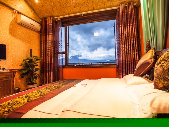 全景复式家庭房