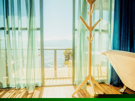 独立阳台浴缸海景房