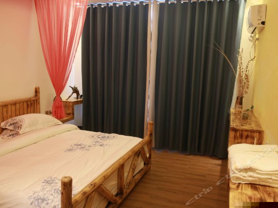 阳光蜜月大床房