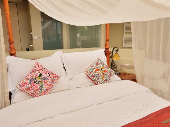 湖畔雪山豪华房