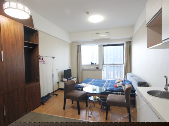 高级市景大床房