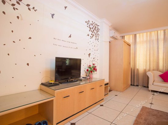 阳光温馨家庭房