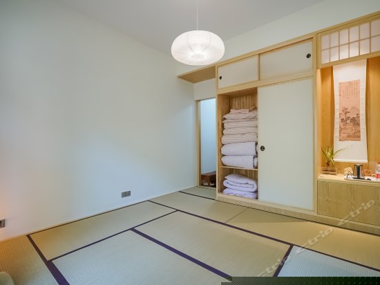 日式榻榻米房