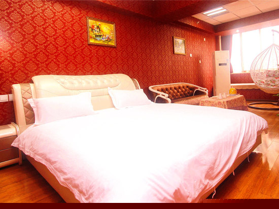 温馨情侣大床房