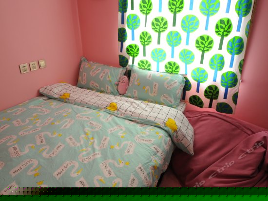 西窗二号粉色间