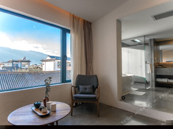 山景榻榻米大床房