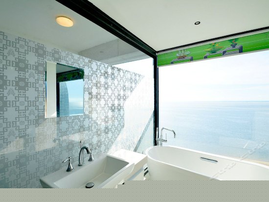 高层豪华海景大床房