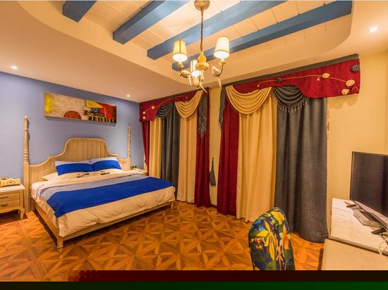 花园阳台大床房