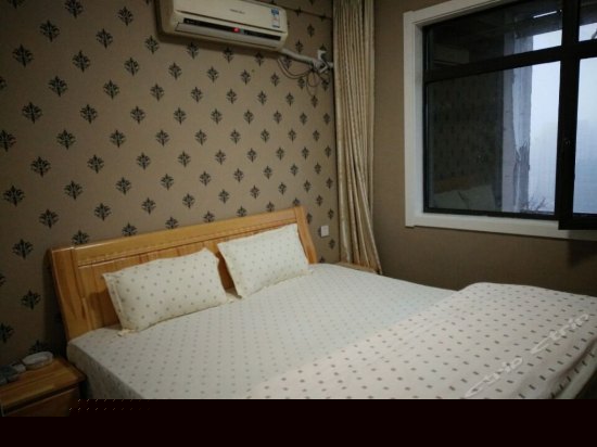 高档情侣家庭套房