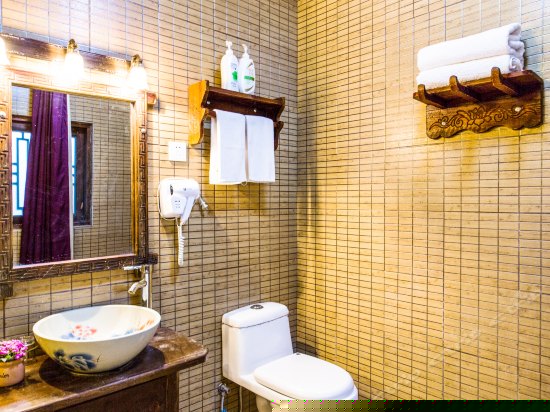 雅致蜜月大床房