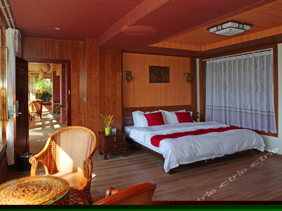 傣家风情亲子房