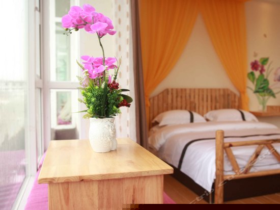 阳光蜜月大床房