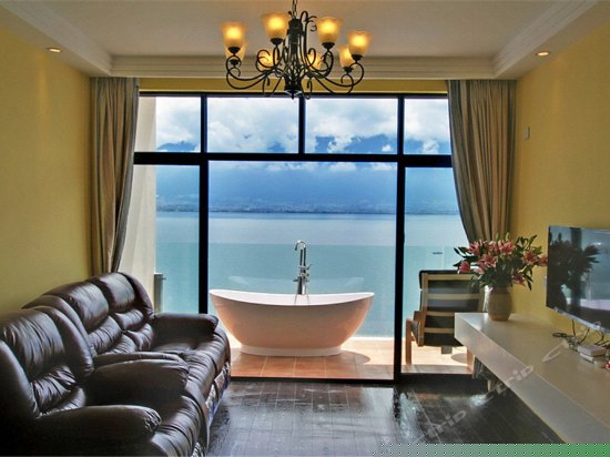 正面全海景家庭房