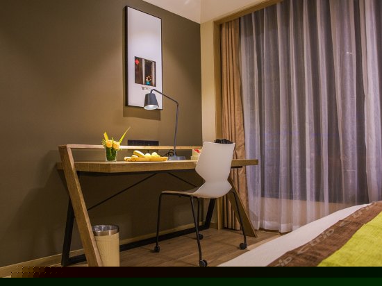 朵霾高级大床房