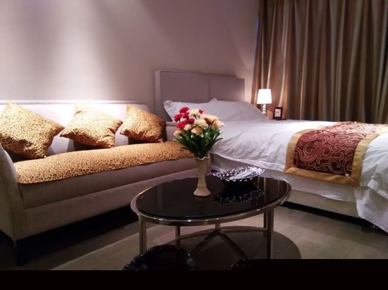 豪华城景大床房