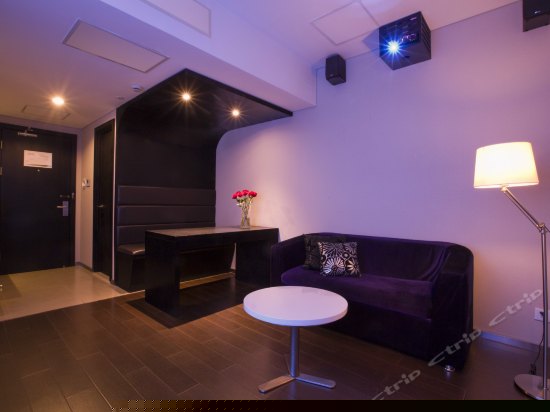 桔子精选影音套房