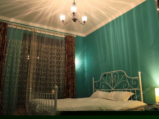 独卫浴缸观景阳台大床房