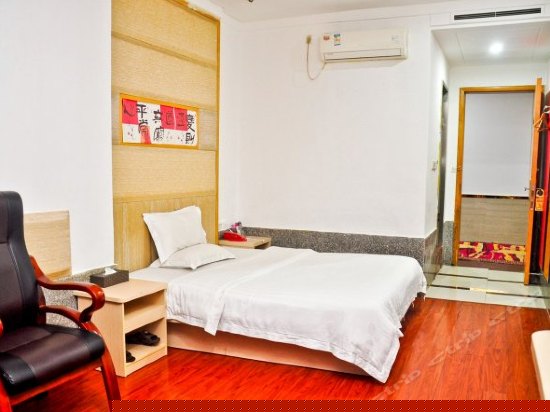 标准单人房（无窗）