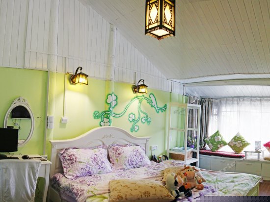 豪华阳光大床房