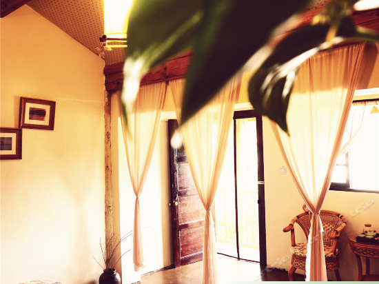 画梦（观景情侣大床房）