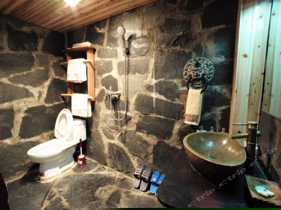 藏红精品大床房