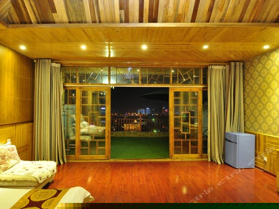 望江蜜月大床房