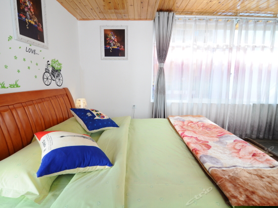 孤舟渔翁侧面海景大床房一