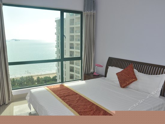 无敌海景三房一厅两卫