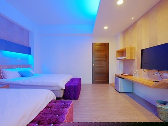 精致优雅四人房