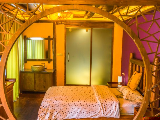 豪华院景家庭房