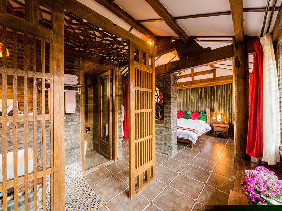 大业店典雅蜜月小套房