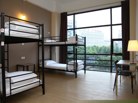 多人间（床位房）