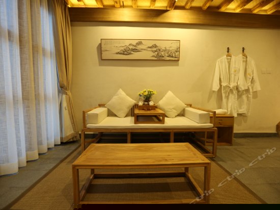 红袖添香（复式大床房）