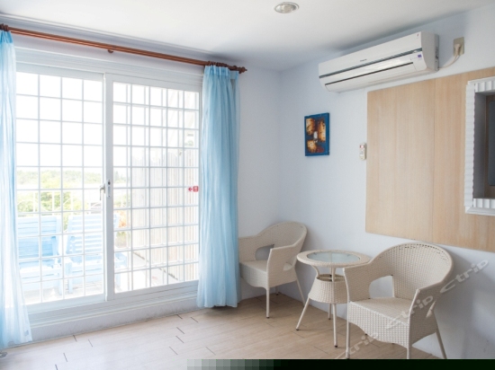 市景阳台双人房