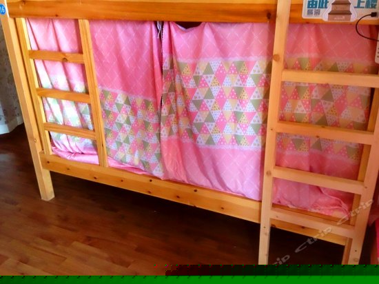 江景独卫女生八人间床位