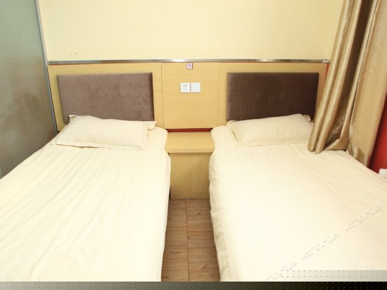 双床房