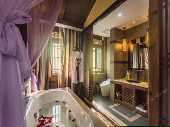 依云观景大床房